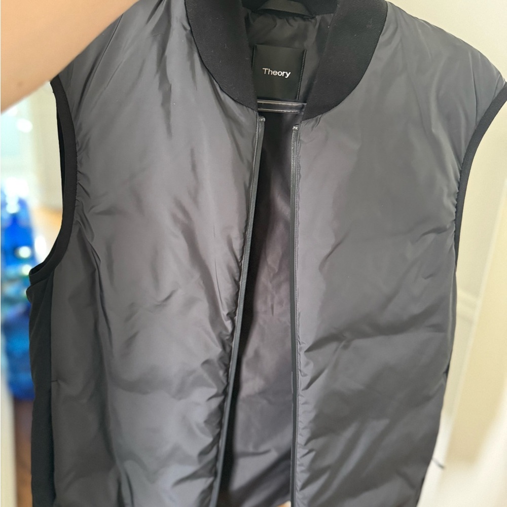 Men’s Black Theory Puffer Vest NWOT - Picture 8 of 13